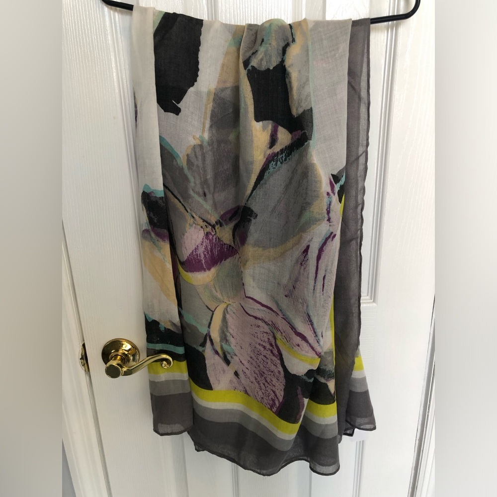 Abstract Multicolor Scarf/Wrap - Picture 5 of 6
